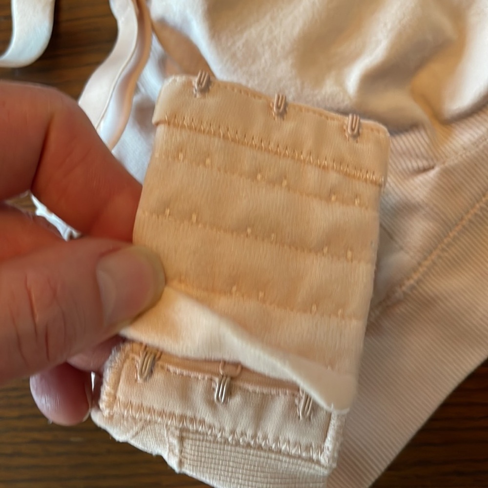 Kindred Bravely Pumping and Nursing Bra small. Peach color - Picture 6 of 8